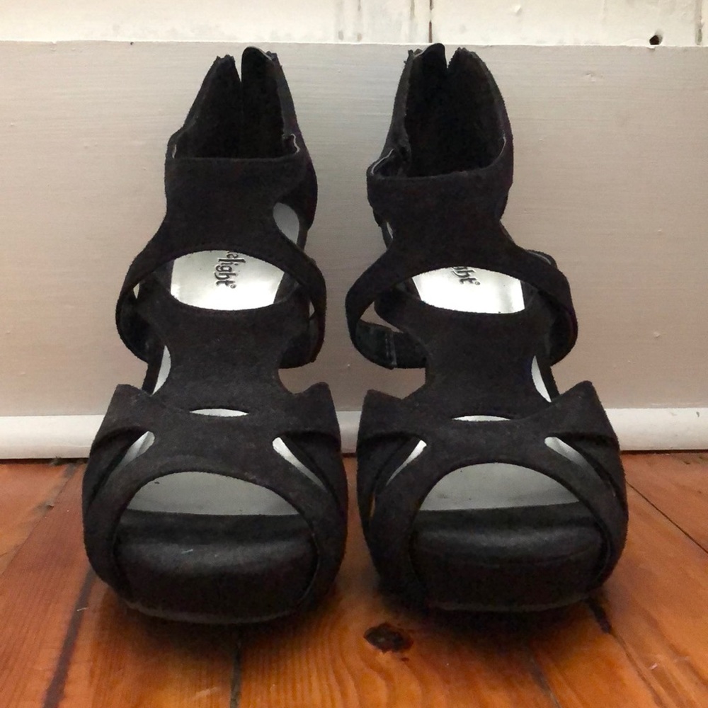 Black strappy pumps, size 8
